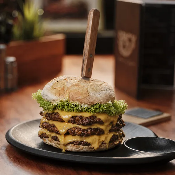 Tripple Cheezy Burger